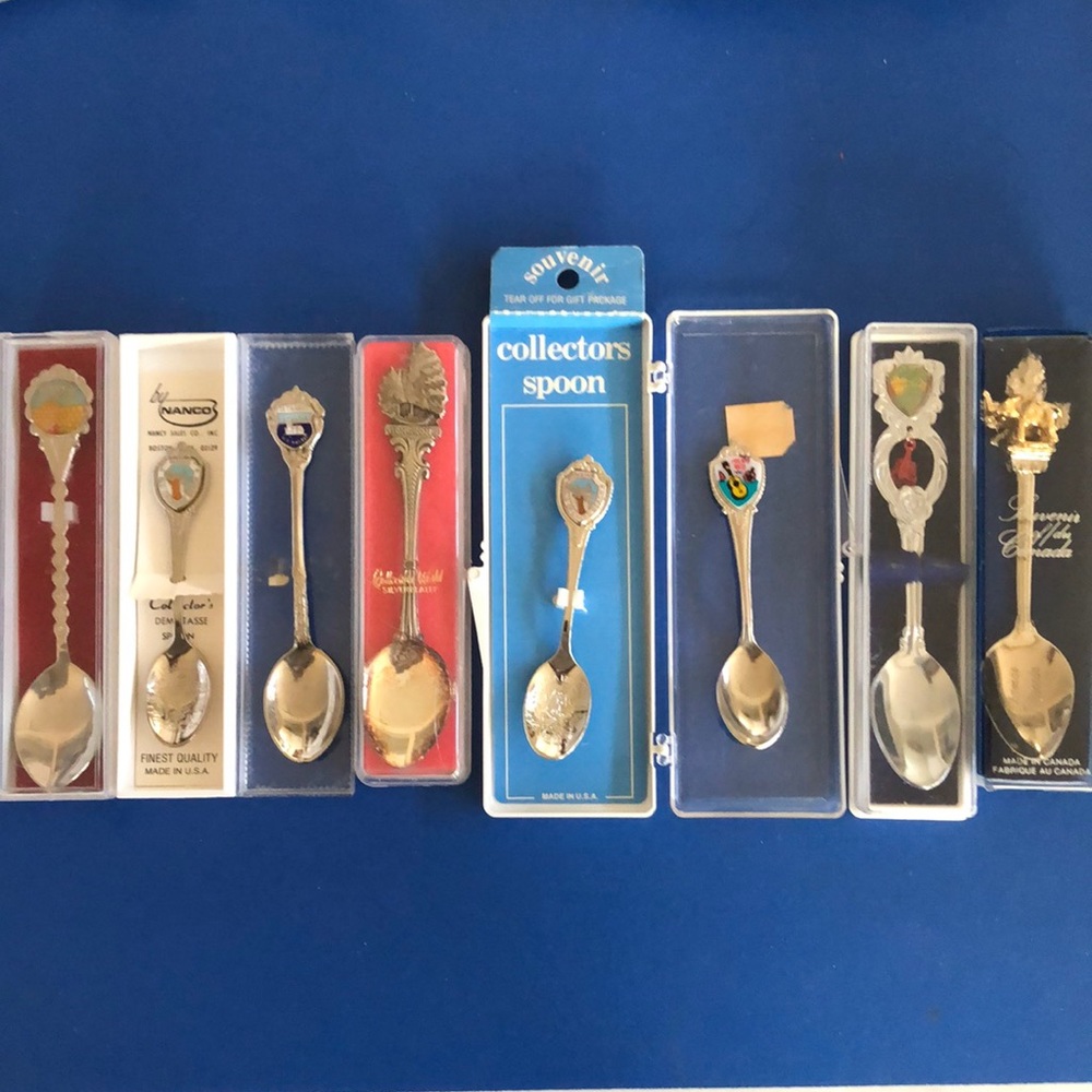 2for$20🟠8 collectors spoons